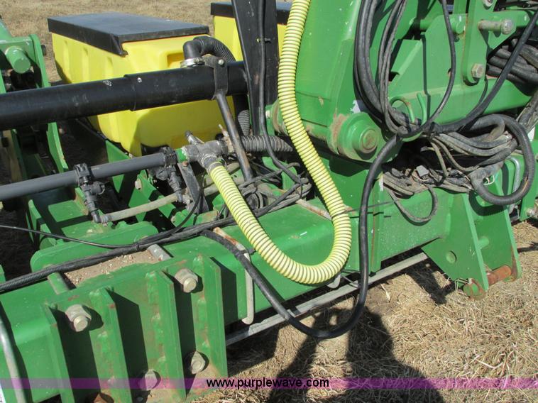 image for item E5029 John Deere 1720 Integral Stack-Fold planter