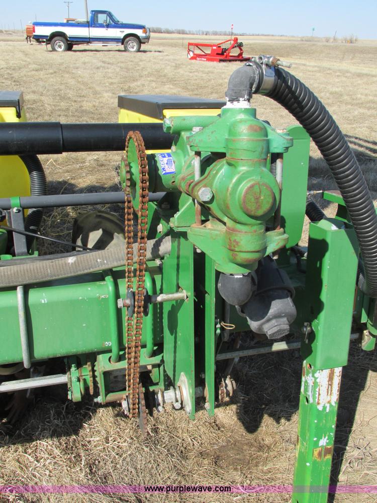 image for item E5029 John Deere 1720 Integral Stack-Fold planter