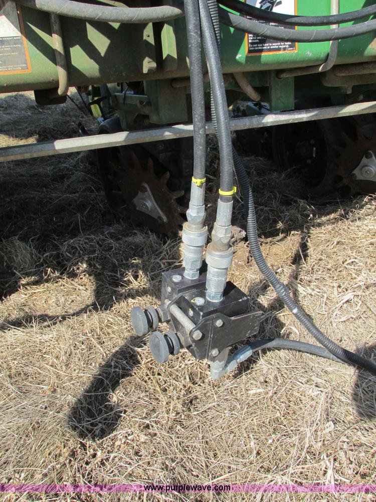 image for item E5029 John Deere 1720 Integral Stack-Fold planter