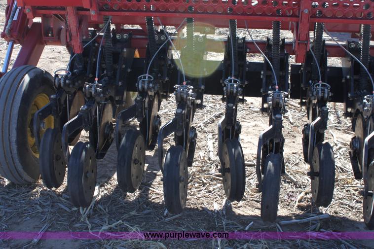 image for item E8438 2003 Sunflower 9432 30' folding drill