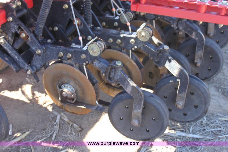 image for item E8438 2003 Sunflower 9432 30' folding drill