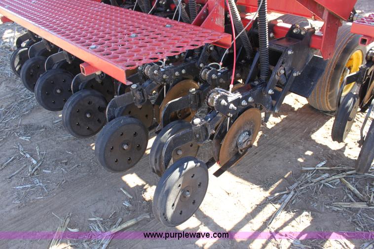 image for item E8438 2003 Sunflower 9432 30' folding drill