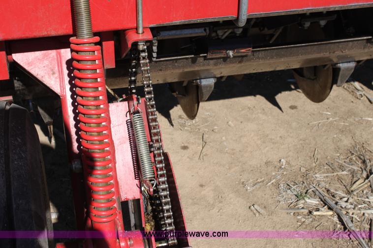 image for item E8438 2003 Sunflower 9432 30' folding drill