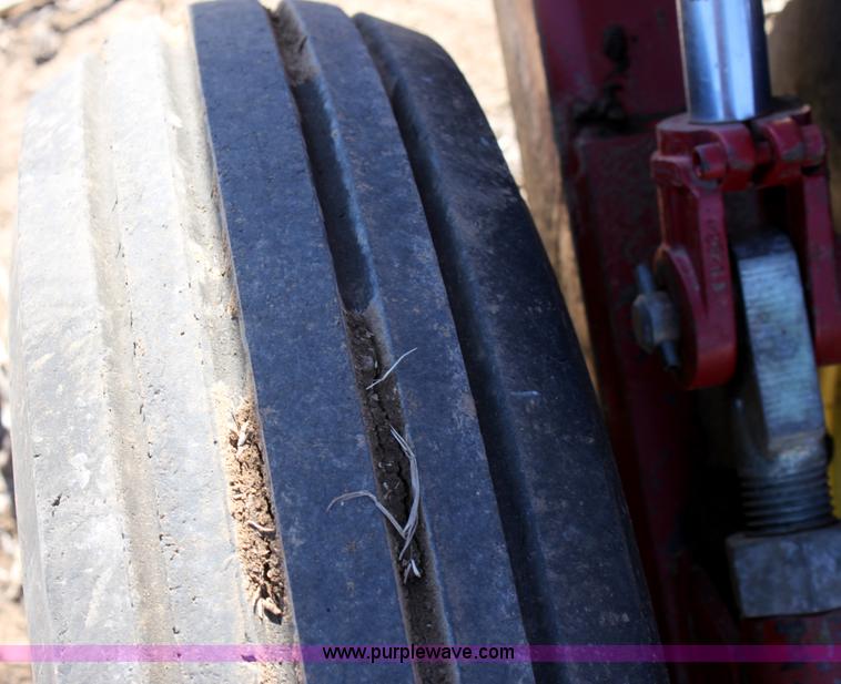 image for item E8438 2003 Sunflower 9432 30' folding drill