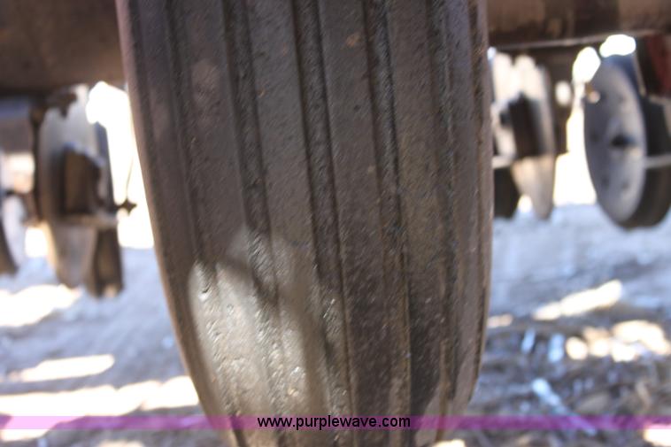 image for item E8438 2003 Sunflower 9432 30' folding drill