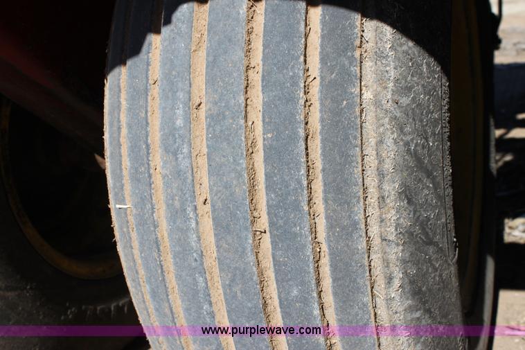 image for item E8438 2003 Sunflower 9432 30' folding drill