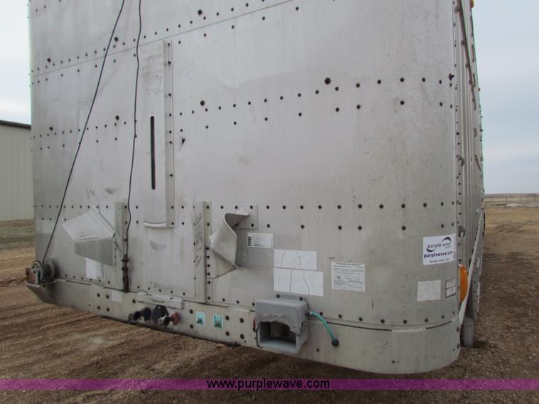 image for item E8463 1994 Wilson cattle pot trailer