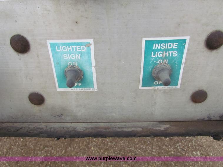 image for item E8463 1994 Wilson cattle pot trailer