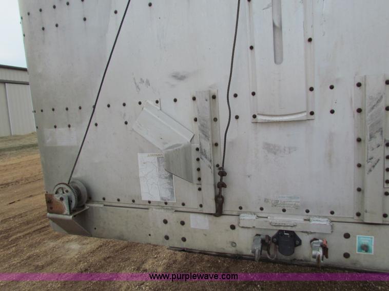 image for item E8463 1994 Wilson cattle pot trailer