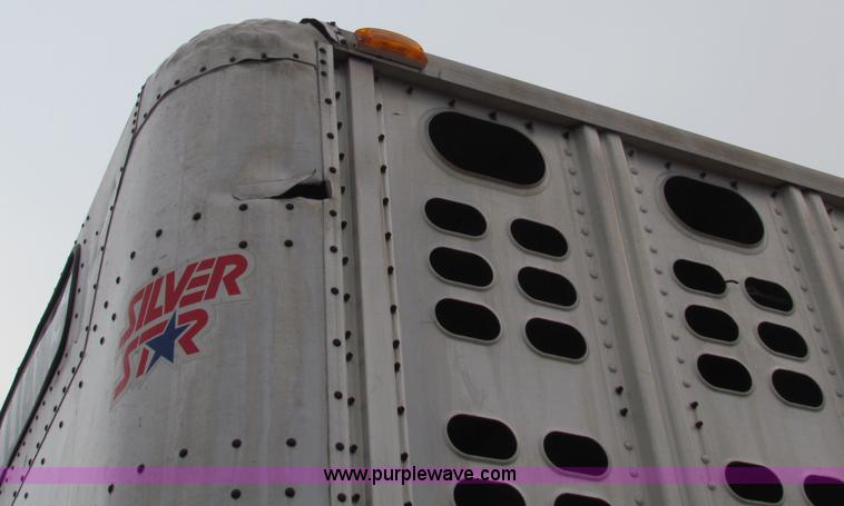 image for item E8463 1994 Wilson cattle pot trailer