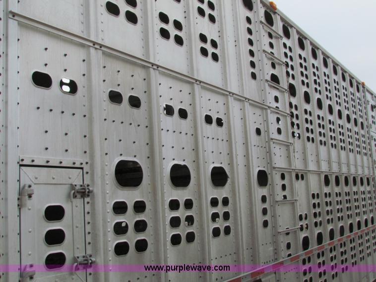 image for item E8463 1994 Wilson cattle pot trailer