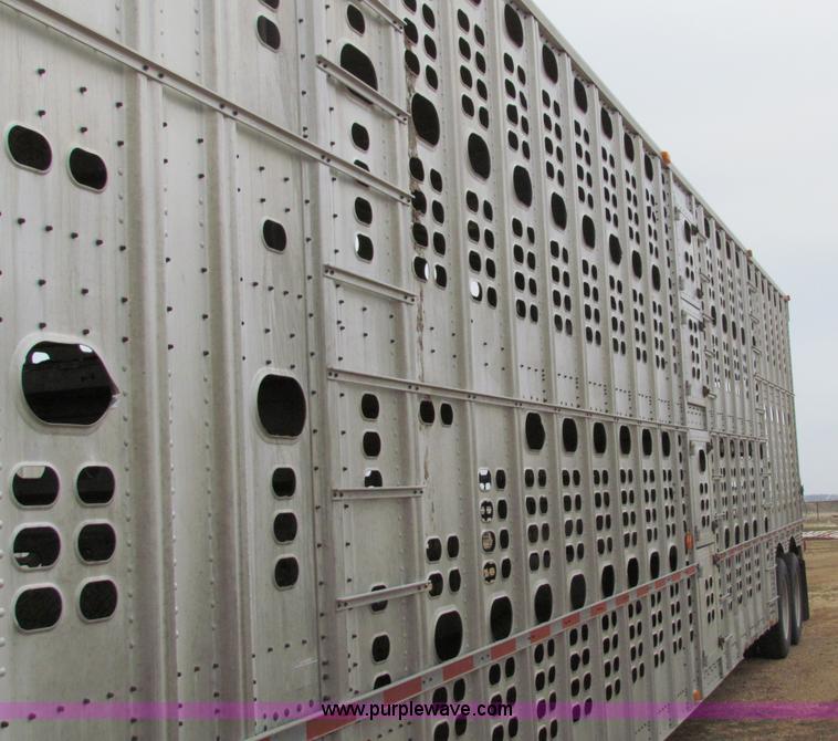 image for item E8463 1994 Wilson cattle pot trailer