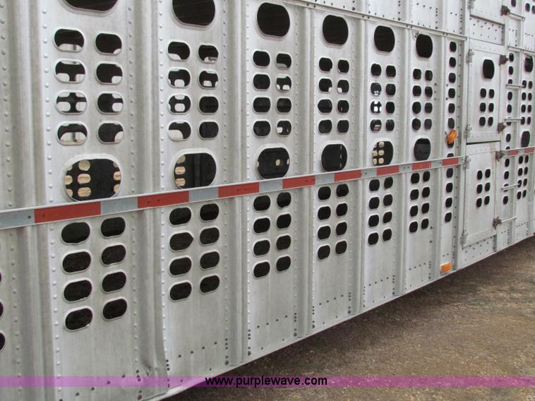 image for item E8463 1994 Wilson cattle pot trailer