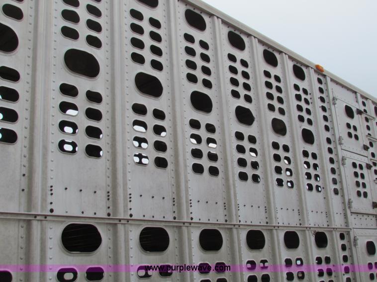 image for item E8463 1994 Wilson cattle pot trailer