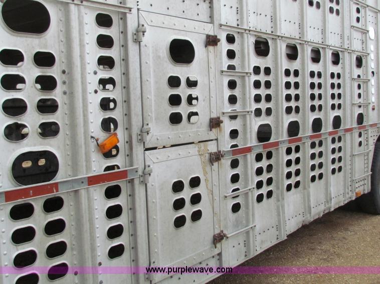 image for item E8463 1994 Wilson cattle pot trailer