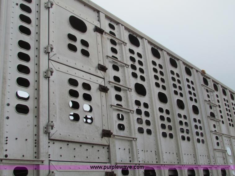 image for item E8463 1994 Wilson cattle pot trailer