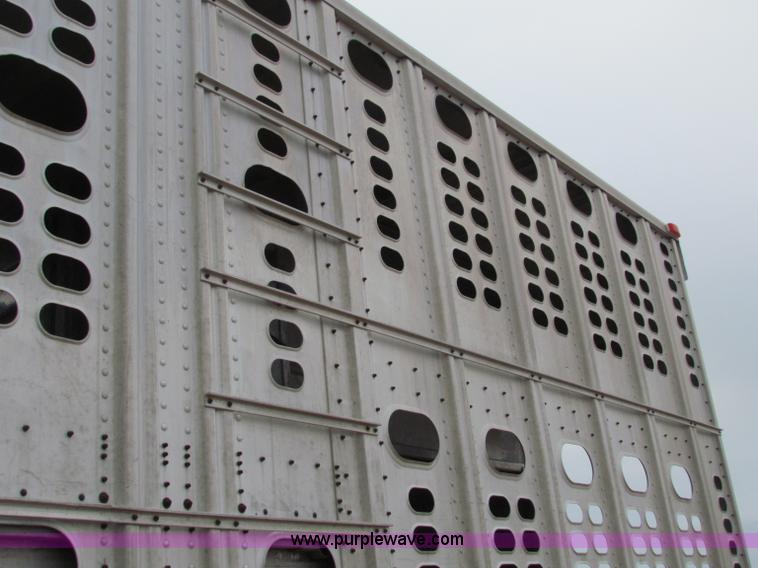 image for item E8463 1994 Wilson cattle pot trailer