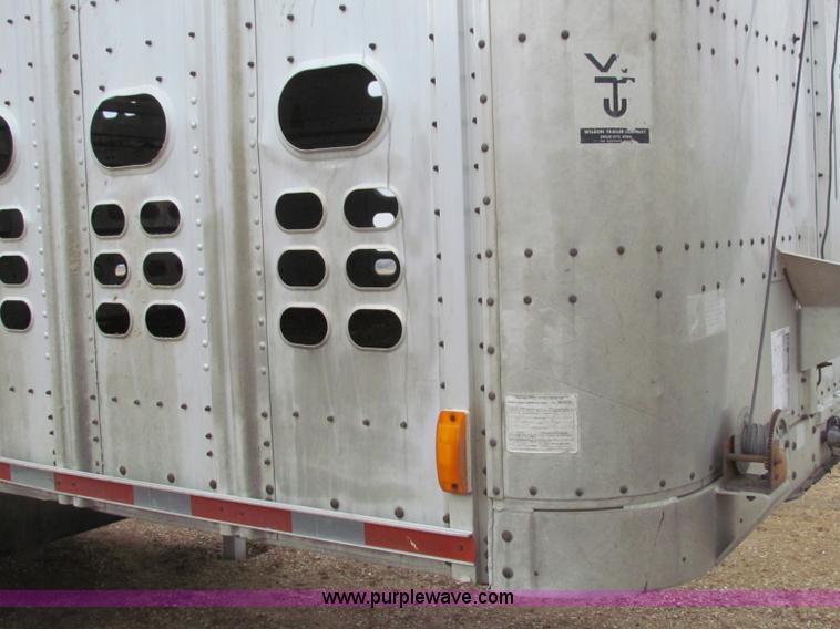 image for item E8463 1994 Wilson cattle pot trailer