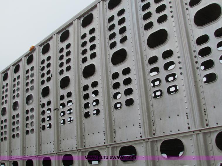 image for item E8463 1994 Wilson cattle pot trailer