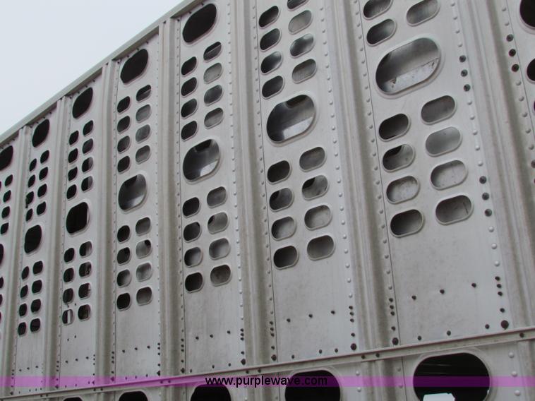 image for item E8463 1994 Wilson cattle pot trailer