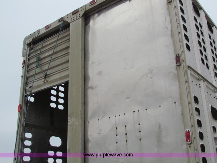 image for item E8463 1994 Wilson cattle pot trailer