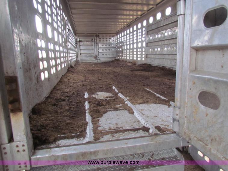 image for item E8463 1994 Wilson cattle pot trailer