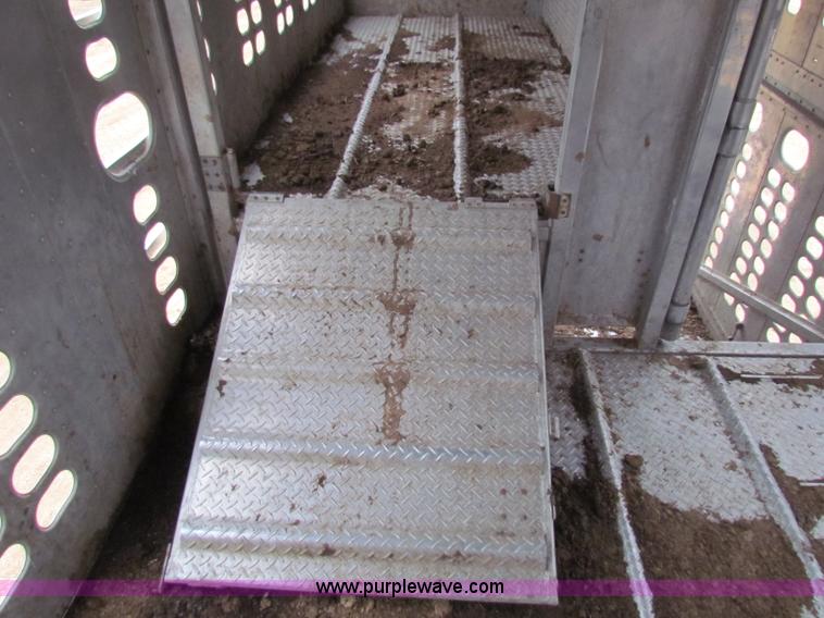 image for item E8463 1994 Wilson cattle pot trailer