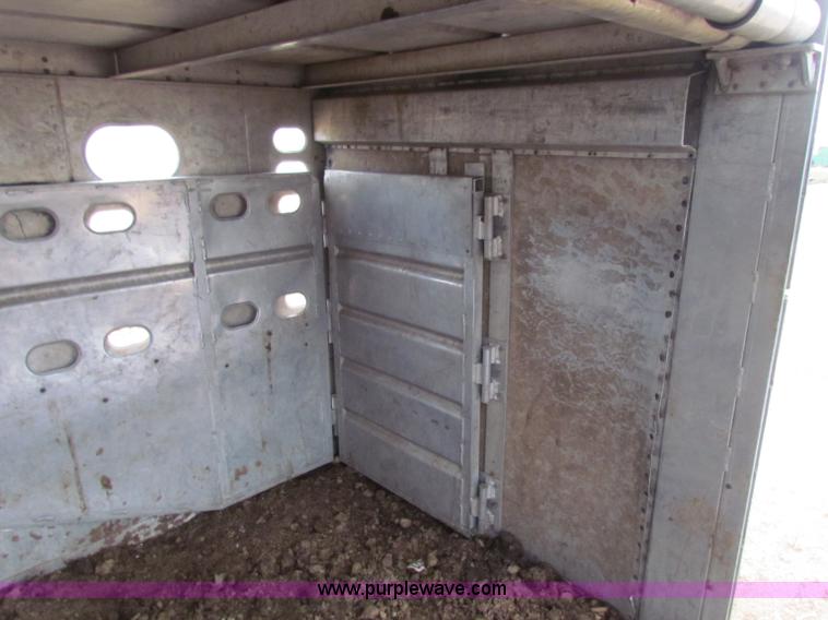 image for item E8463 1994 Wilson cattle pot trailer