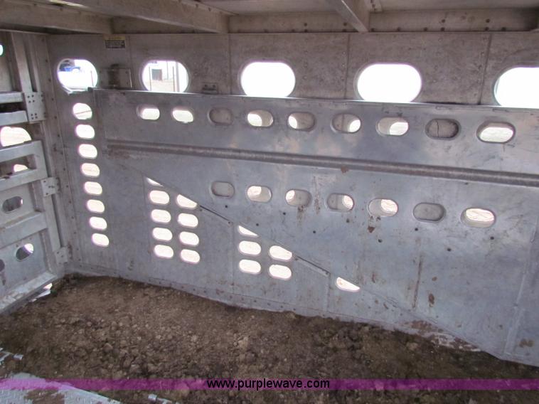 image for item E8463 1994 Wilson cattle pot trailer