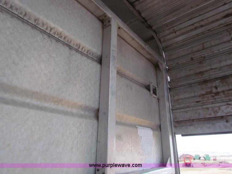 image for item E8463 1994 Wilson cattle pot trailer