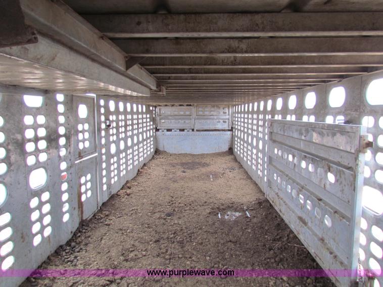 image for item E8463 1994 Wilson cattle pot trailer