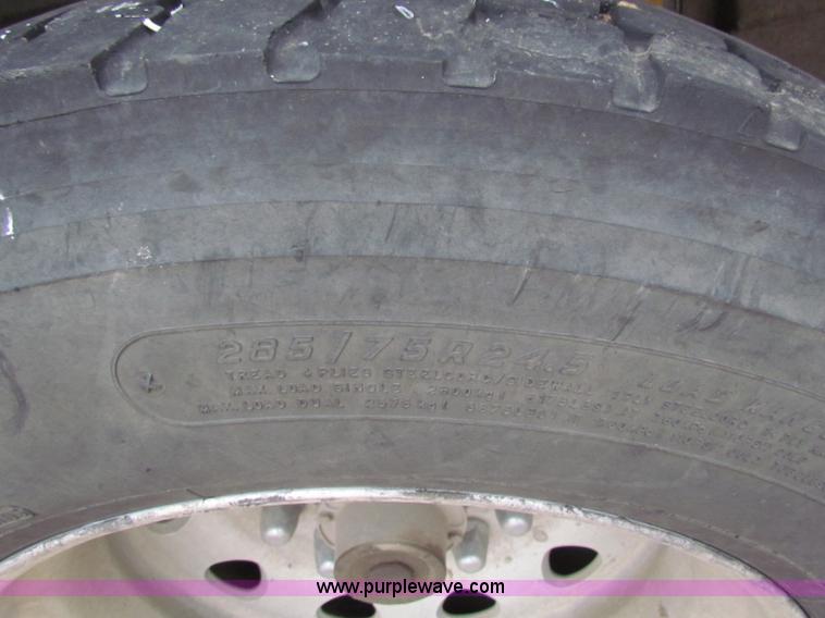 image for item E8463 1994 Wilson cattle pot trailer