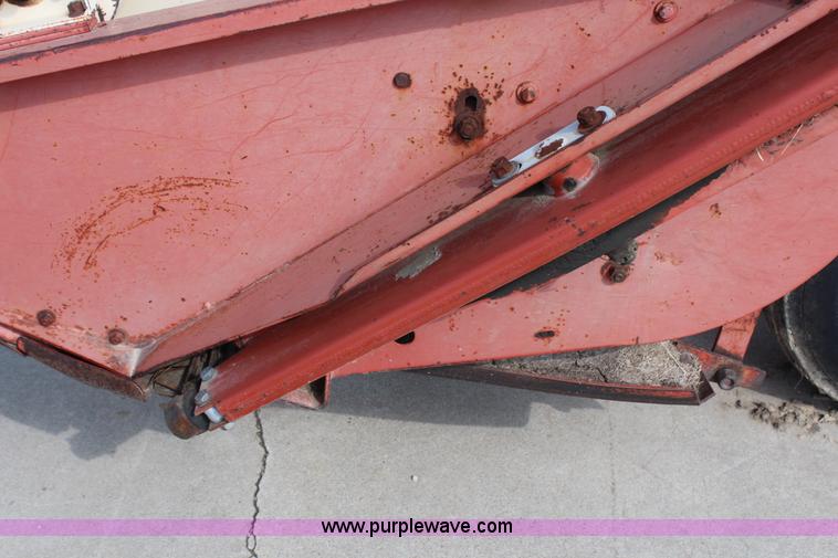 image for item F2829 Hesston 1014 Hydro-Swing swather