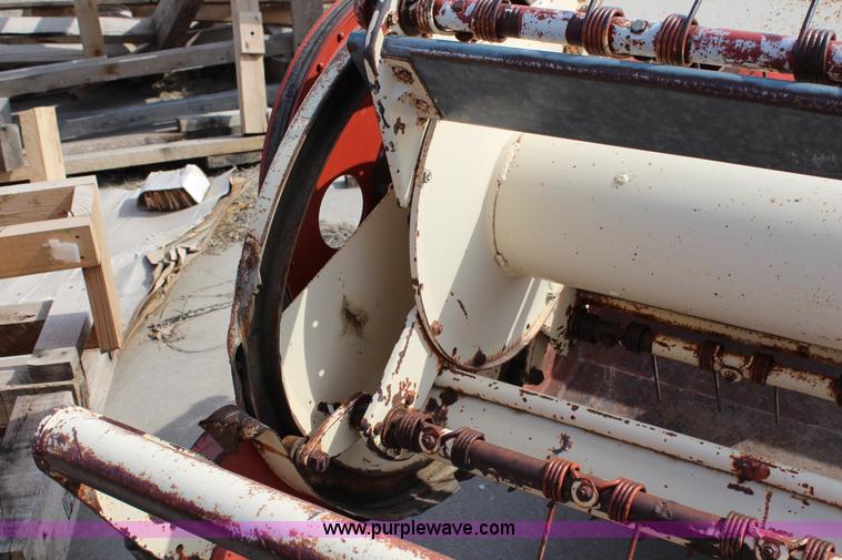 image for item F2829 Hesston 1014 Hydro-Swing swather