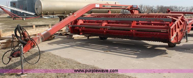 image for item F2842 Gehl 2270 HydroSwing swather