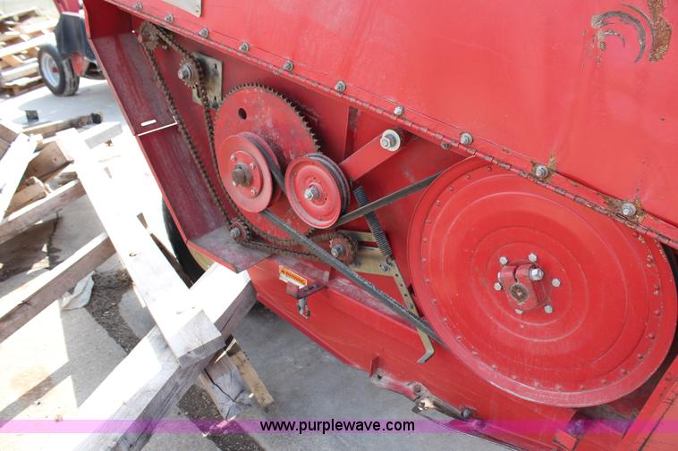 image for item F2842 Gehl 2270 HydroSwing swather