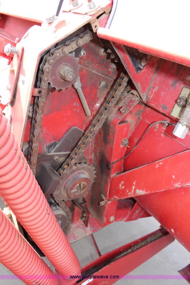 image for item F2842 Gehl 2270 HydroSwing swather