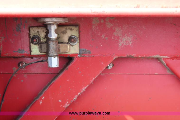 image for item F2842 Gehl 2270 HydroSwing swather