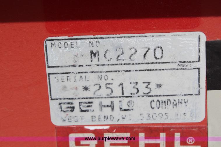 image for item F2842 Gehl 2270 HydroSwing swather