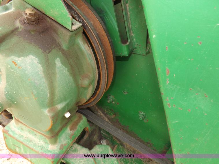 image for item F6482 John Deere 930 rigid header