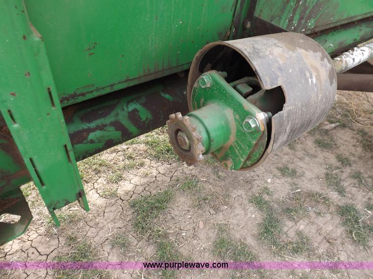image for item F6482 John Deere 930 rigid header