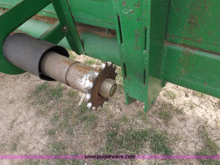 image for item F6482 John Deere 930 rigid header