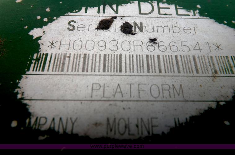 image for item F6482 John Deere 930 rigid header