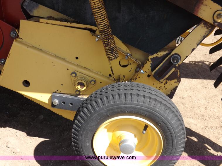 image for item F6485 1997 Case IH 664 round baler