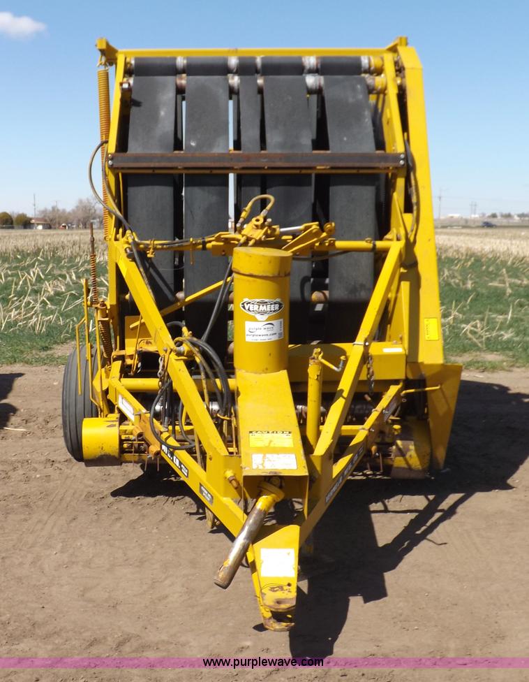 image for item F6486 1975 Vermeer 605 Super C round baler