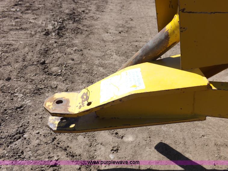 image for item F6486 1975 Vermeer 605 Super C round baler