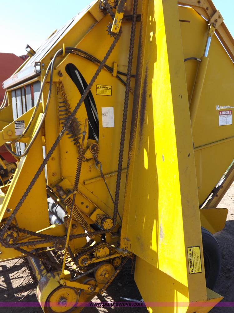 image for item F6486 1975 Vermeer 605 Super C round baler