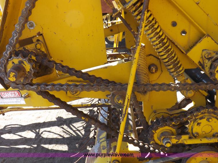 image for item F6486 1975 Vermeer 605 Super C round baler