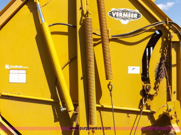 image for item F6486 1975 Vermeer 605 Super C round baler