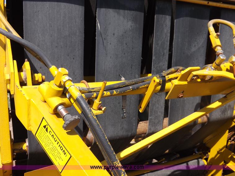 image for item F6486 1975 Vermeer 605 Super C round baler